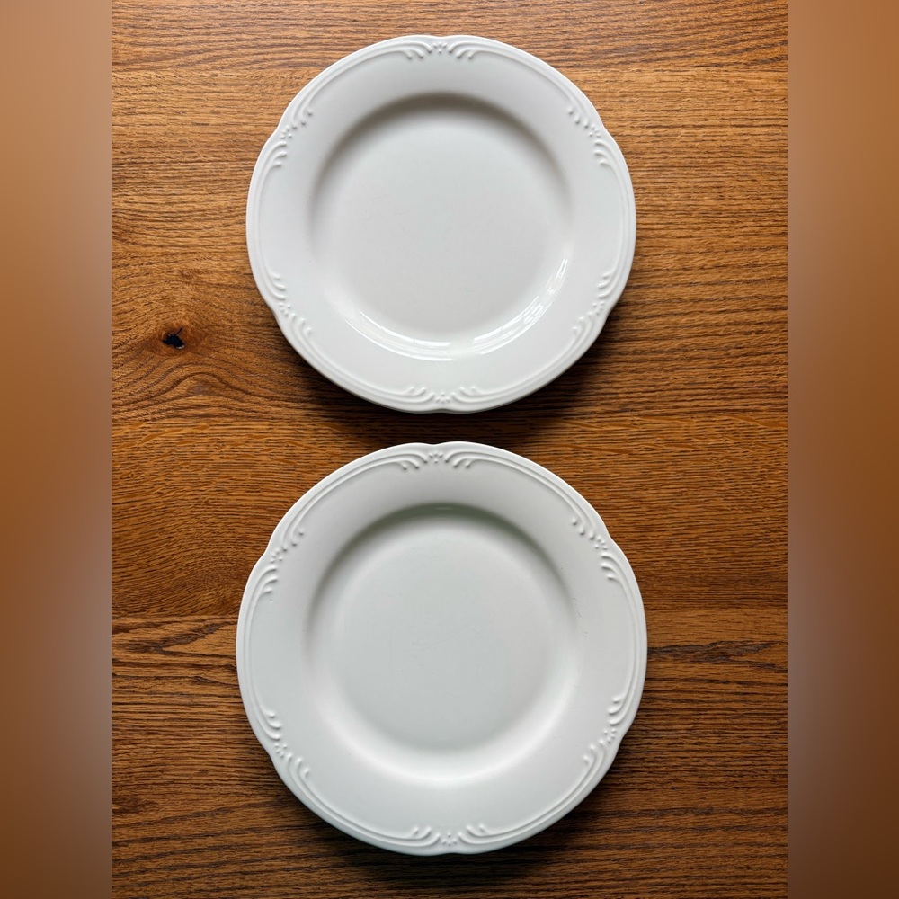 Vintage Pfaltzgraff Filigree set of two Dinner Plates